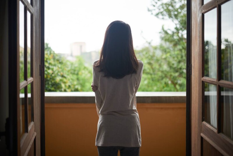 女性らしい背中　広背筋の鍛え方